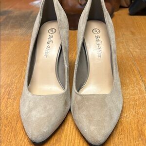 Bella Vita Tan Heels Classic Pumps